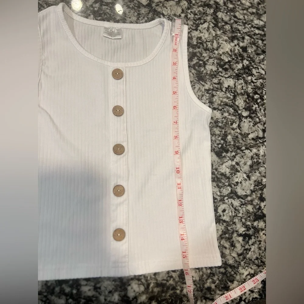 Doll White Bottom Sleeveless Shirt (It’s Labeled 2XL But It’s Not) (0701)